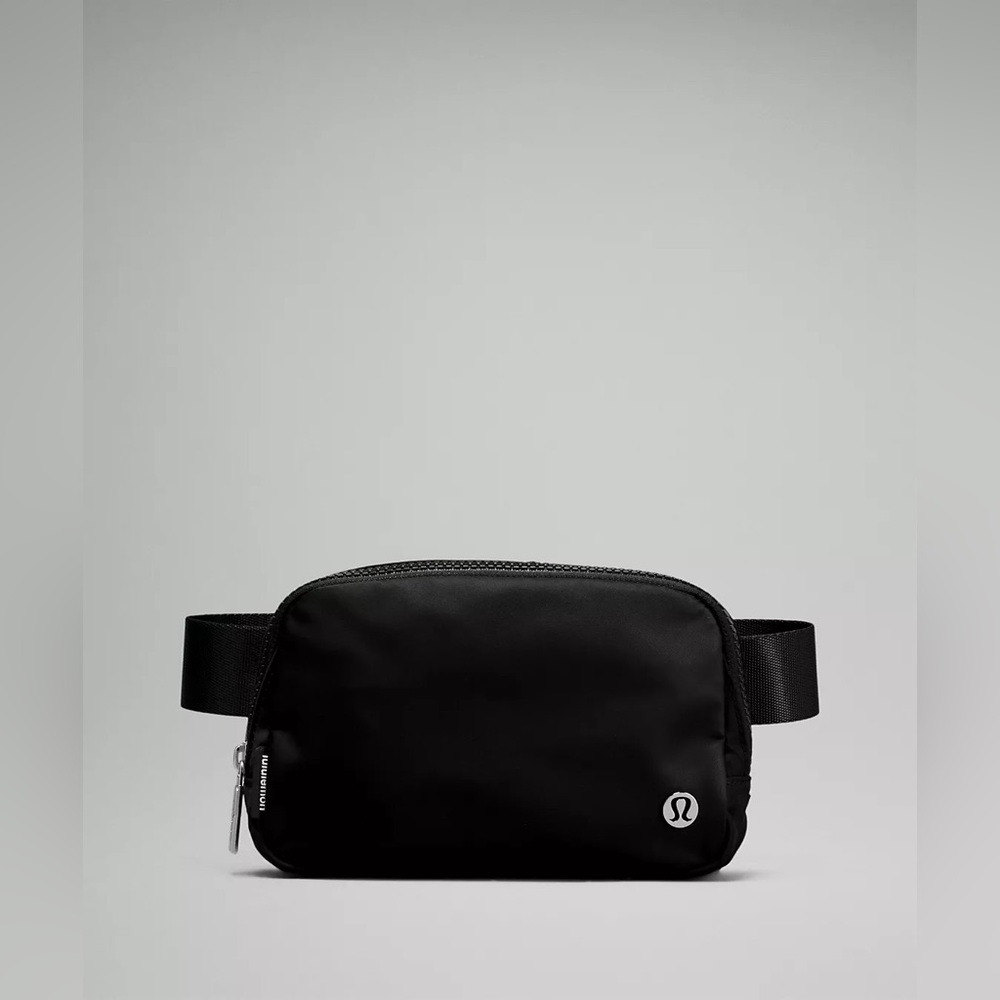 Lululemon Everywhere Belt Bag